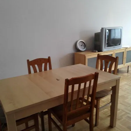 Near Stuttgart Messe / Trade Centre 菲尔德施塔特